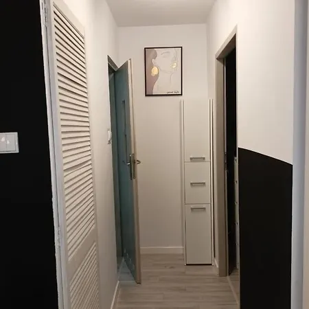 Radosny Apartament Apartment Klodzko