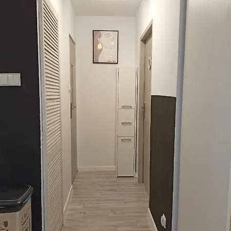 Radosny Apartament Apartment Klodzko